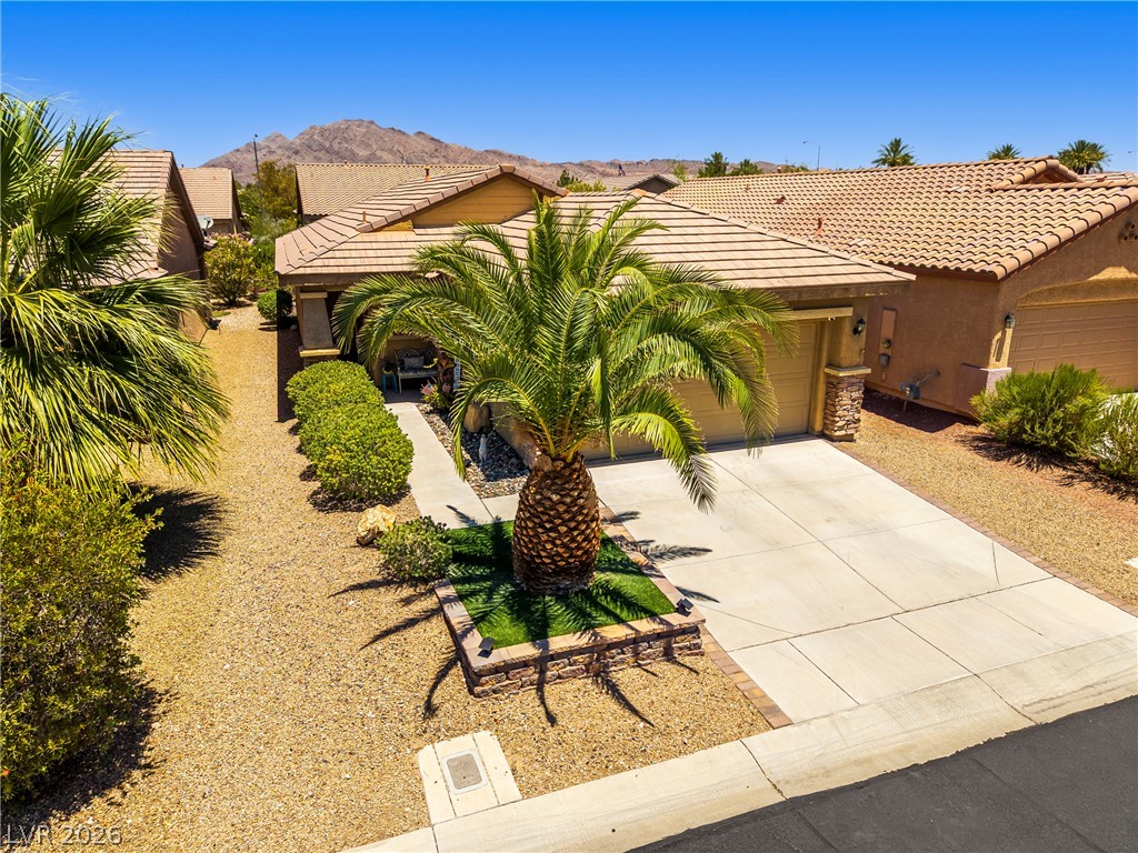 5952 Saddle Horse Avenue