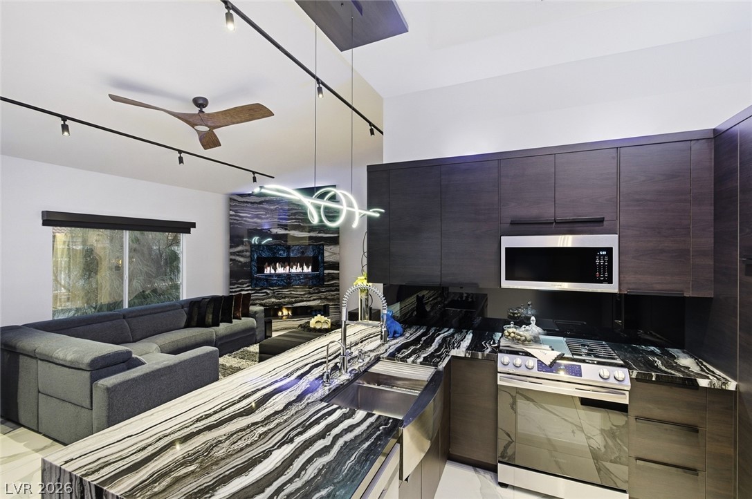 700 Carnegie Street 3422