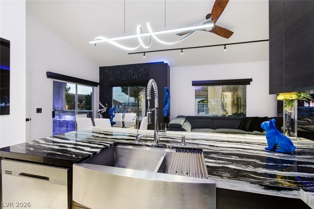 700 Carnegie Street 3422