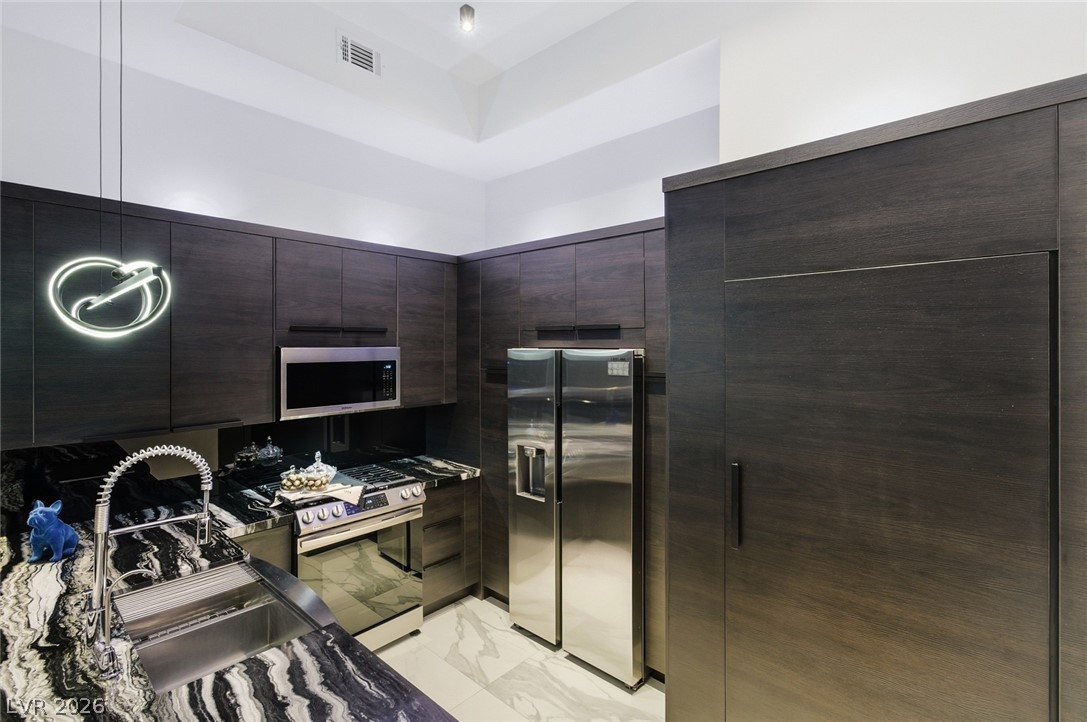 700 Carnegie Street 3422