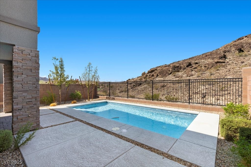 Henderson, Nevada 89011, United States, 3 Bedrooms Bedrooms, ,3 BathroomsBathrooms,Residential,Active,165209