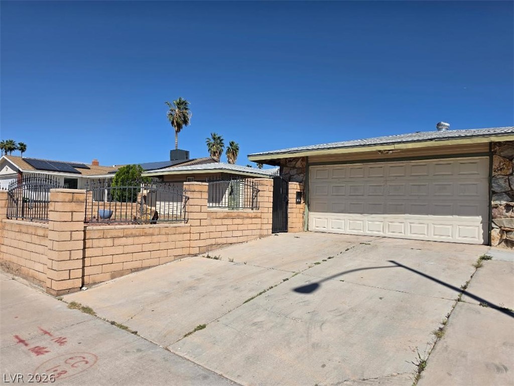 4092 E Harmon Avenue