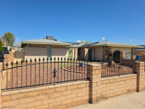 Homes For Sale - 4092 E Harmon Avenue<br/> Las Vegas, NV 89121