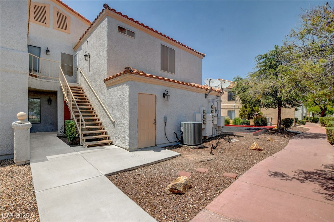 8452 Boseck Drive 208