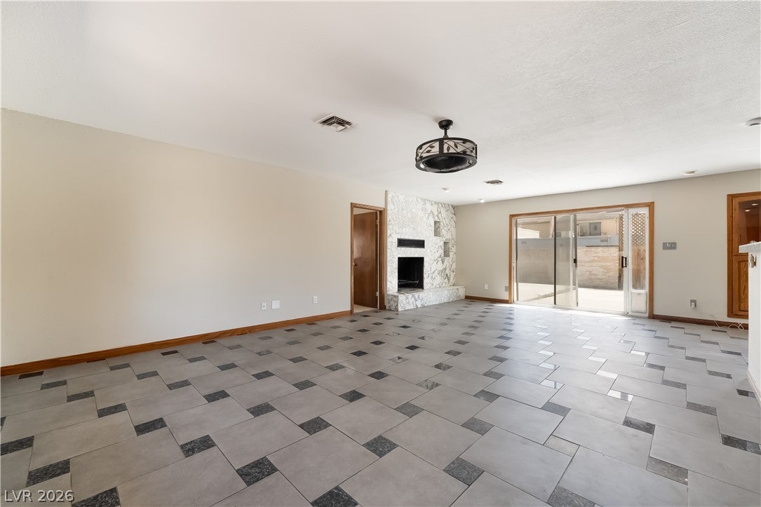 3470 El Camino Real