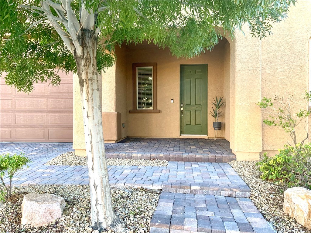 9767 Mosaic Canyon Court