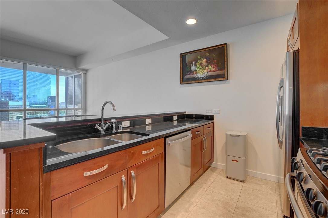 4525 Dean Martin Drive 901