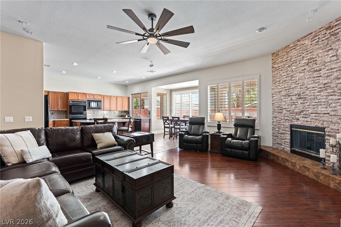 212 Cliff Valley Drive