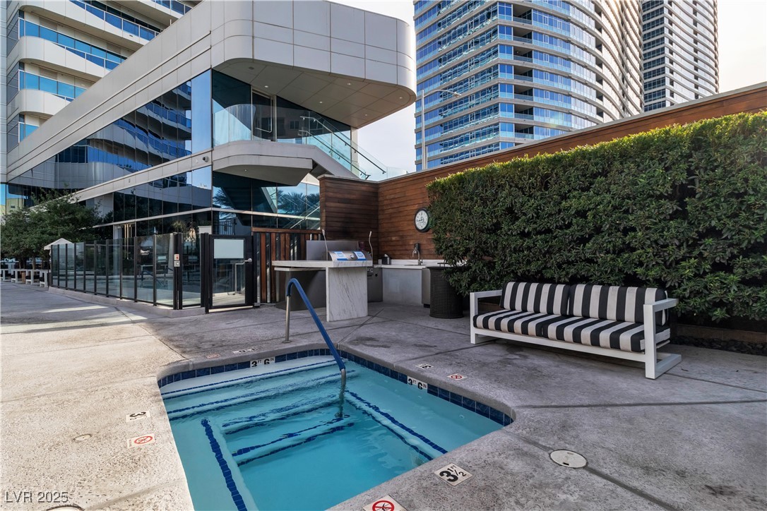 4471 Dean Martin Drive 606