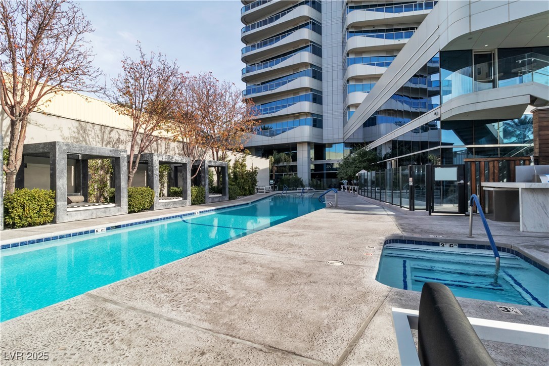 4471 Dean Martin Drive 606