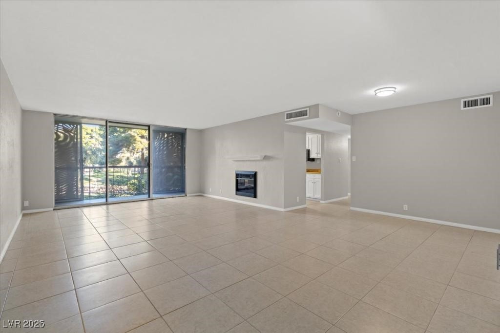 Properties 4 730 S Royal Crest Circle 418