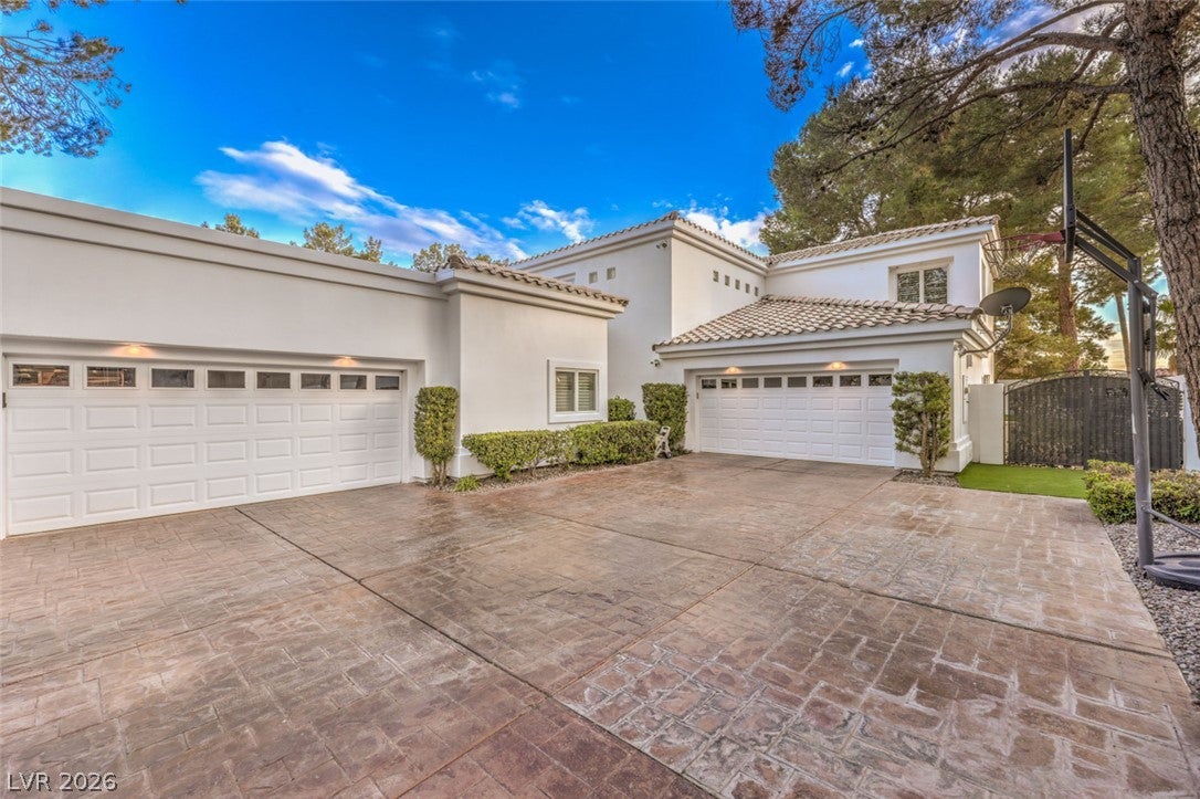 2228 Chatsworth Court