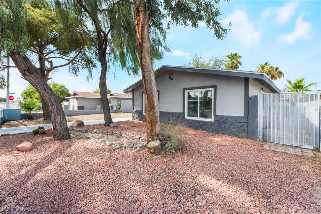 3903 Sequoia Avenue