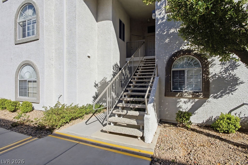 3125 N Buffalo Drive 2076