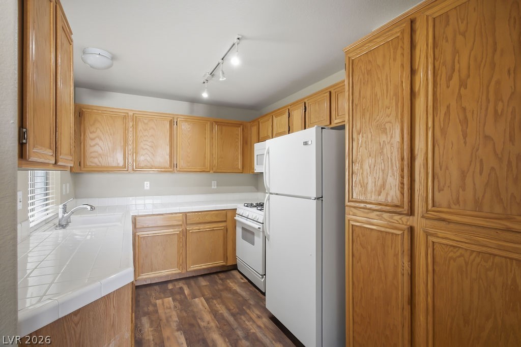3125 N Buffalo Drive 2076