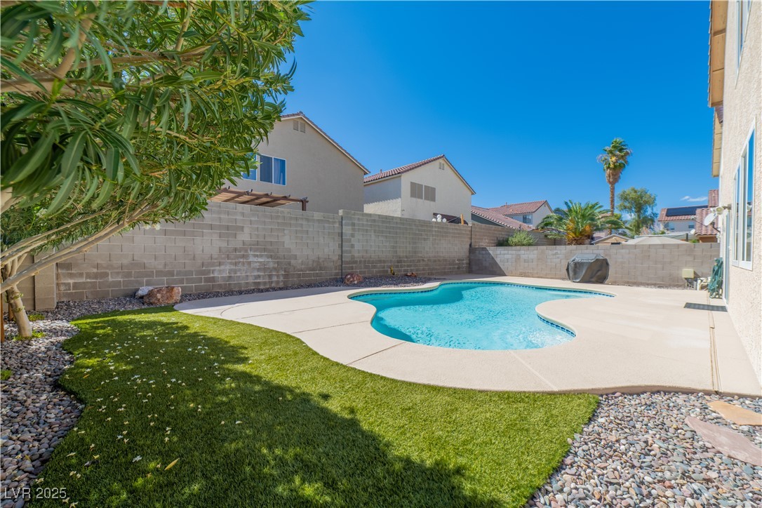 3553 Unique Way