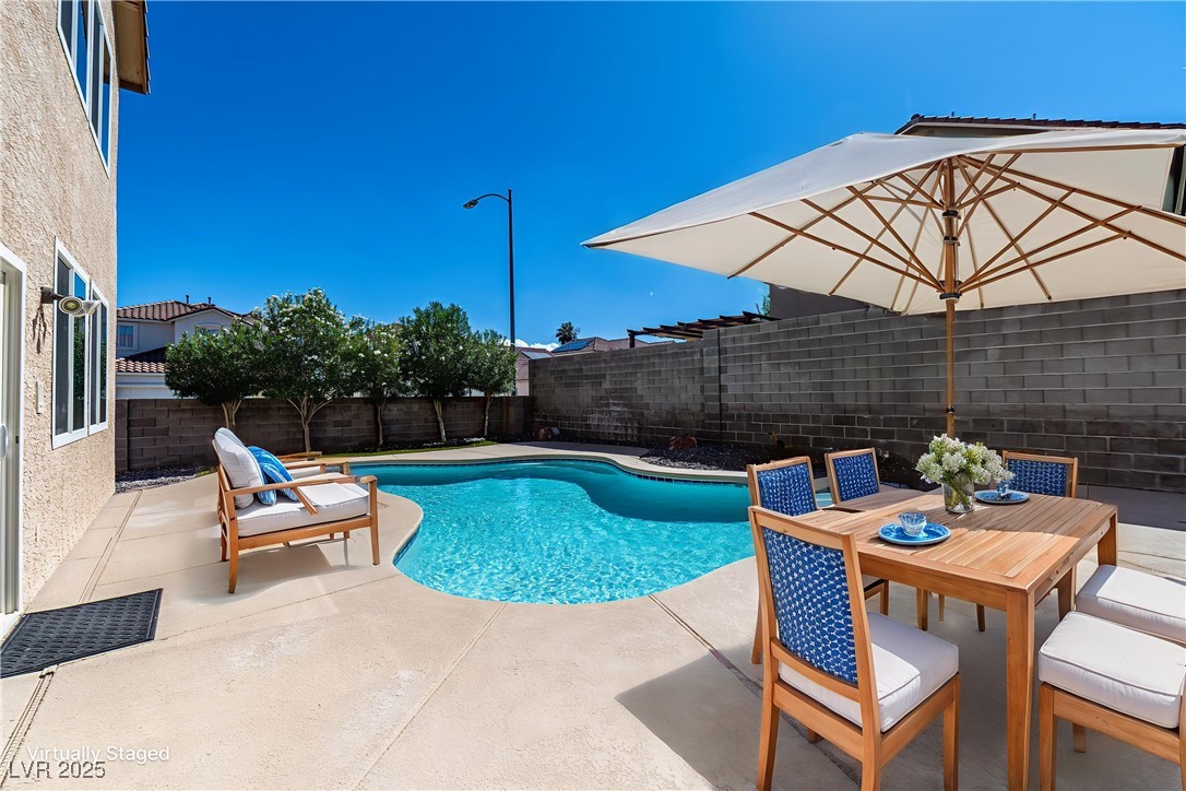 3553 Unique Way