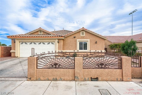 Homes For Sale - 3913 Harris Avenue<br/> Las Vegas, NV 89110