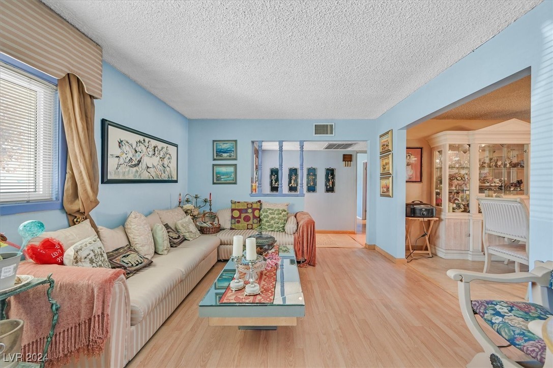 Las Vegas, Nevada 89121, United States, 3 Bedrooms Bedrooms, ,2 BathroomsBathrooms,Residential,Pending,41771