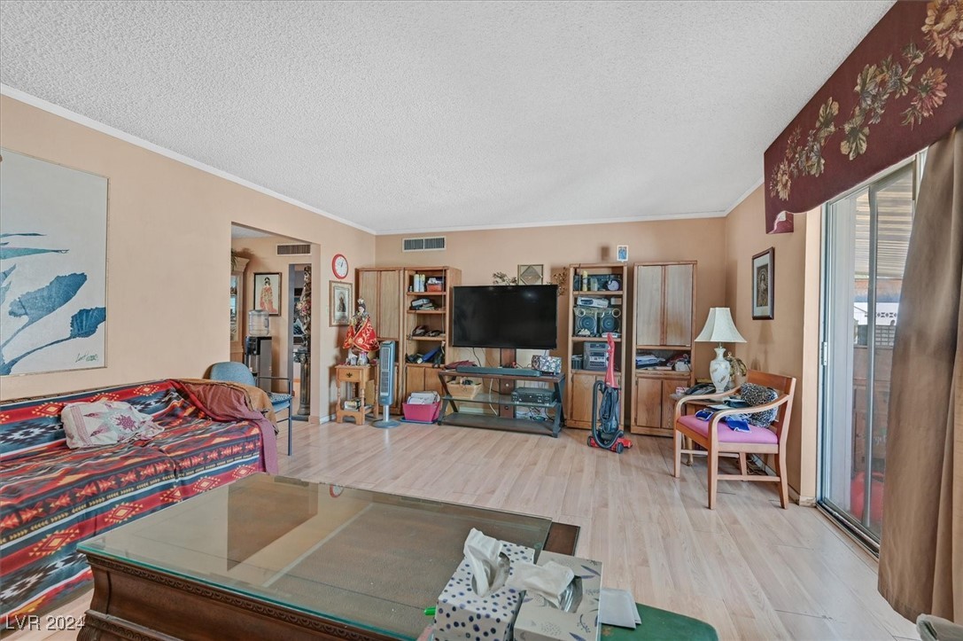 Las Vegas, Nevada 89121, United States, 3 Bedrooms Bedrooms, ,2 BathroomsBathrooms,Residential,Pending,41771