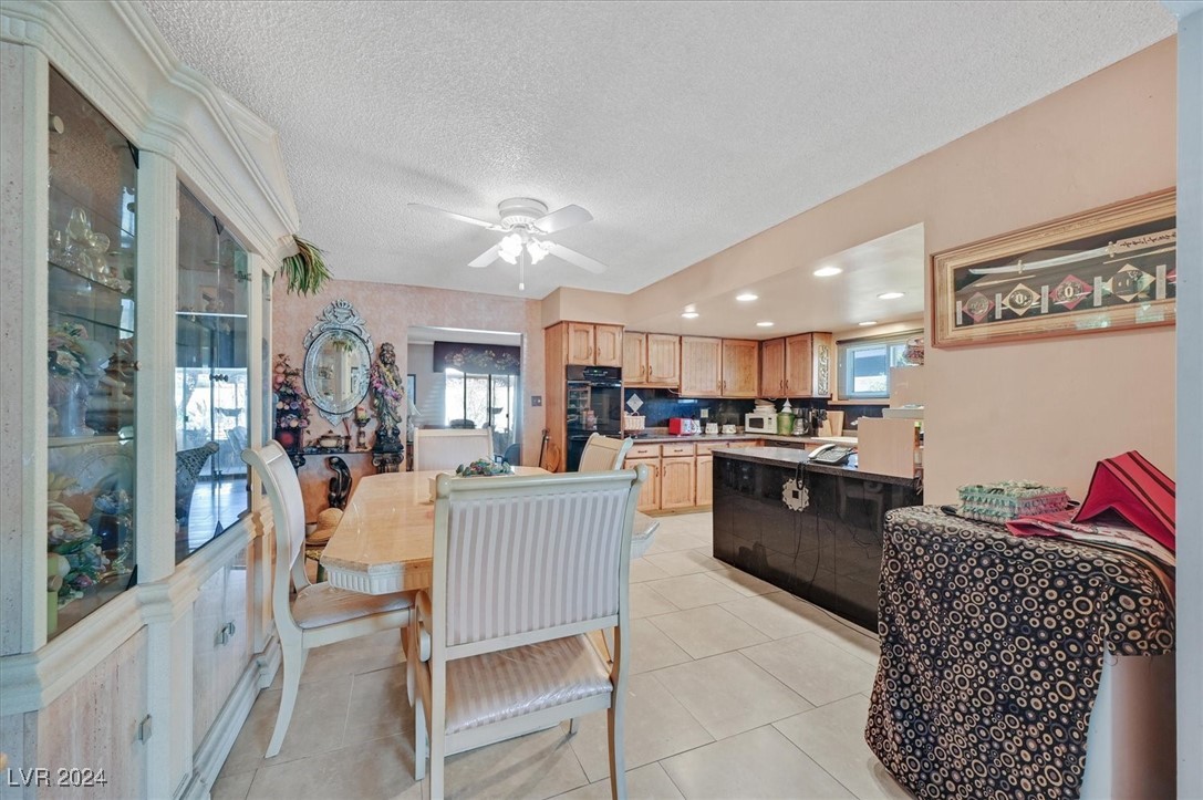 Las Vegas, Nevada 89121, United States, 3 Bedrooms Bedrooms, ,2 BathroomsBathrooms,Residential,Pending,41771