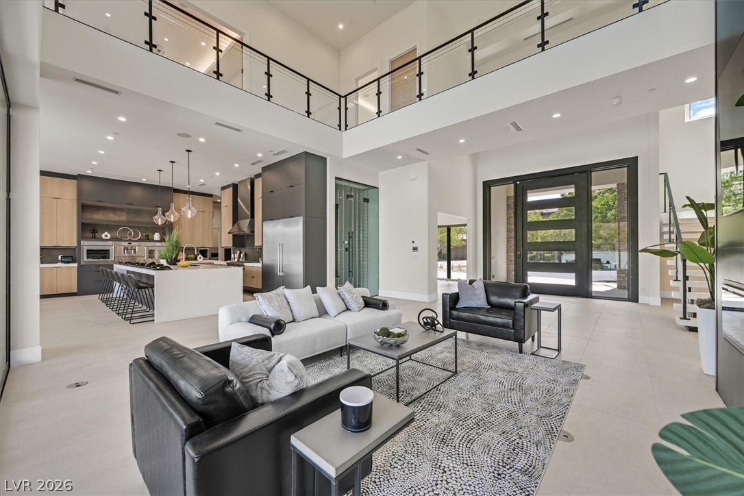 34 Vintage Canyon Street