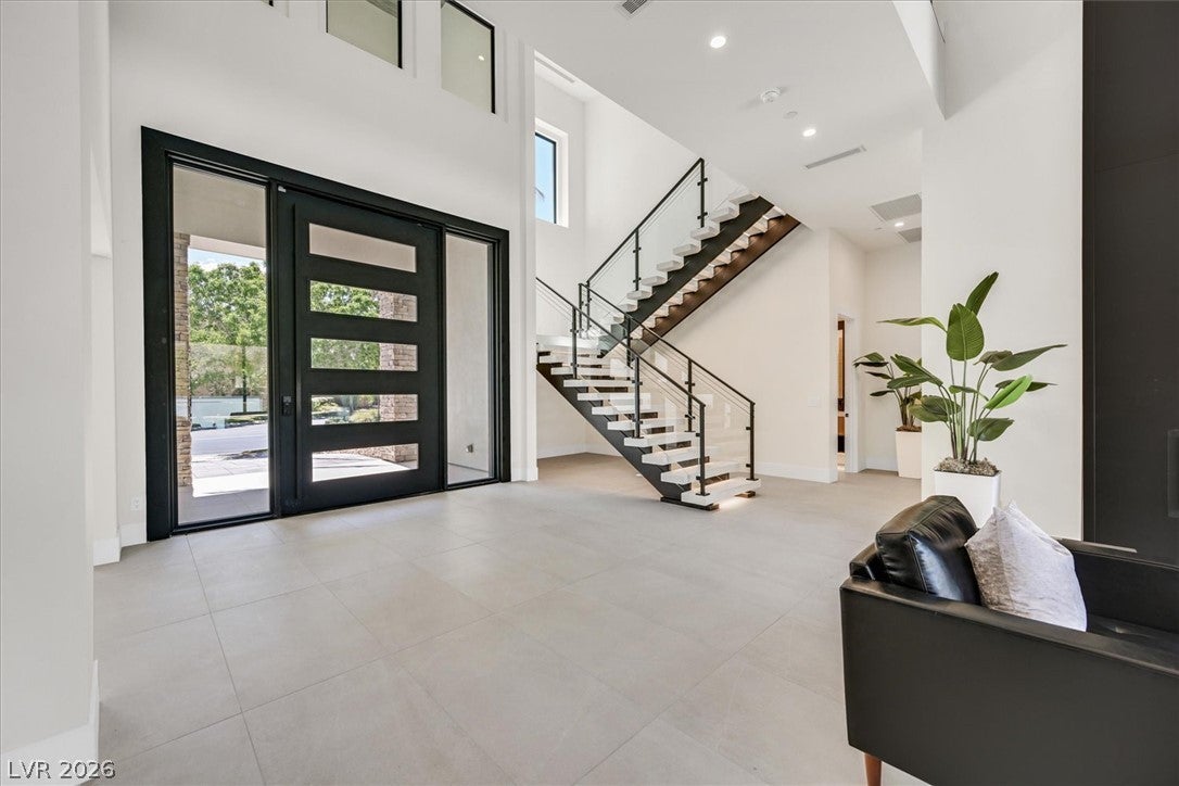 34 Vintage Canyon Street