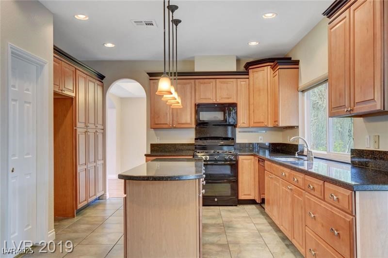 7868 BROOK VALLEY Drive