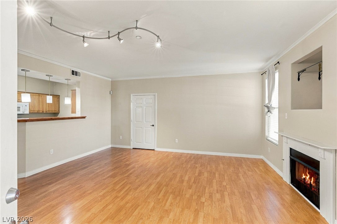 5855 Valley Drive 1080