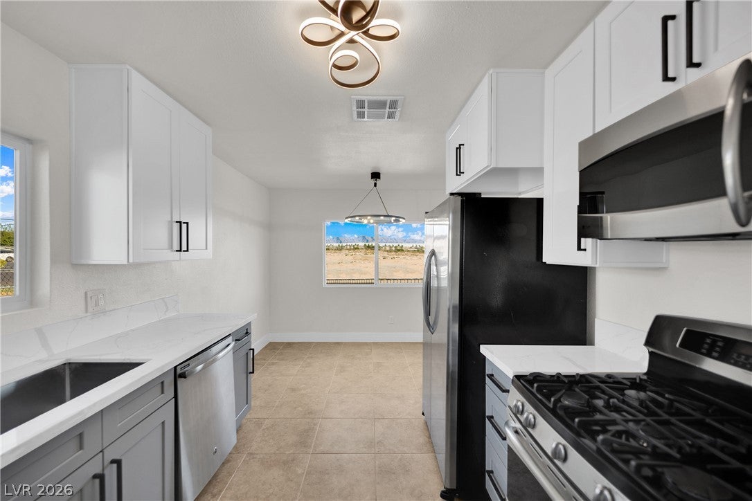 1941 W Cartier Avenue