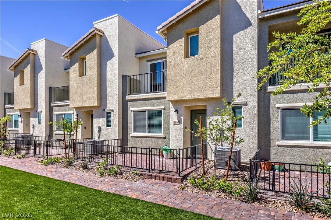 6816 Citron Mist Court