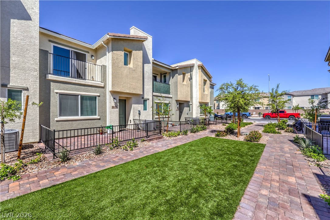 6816 Citron Mist Court