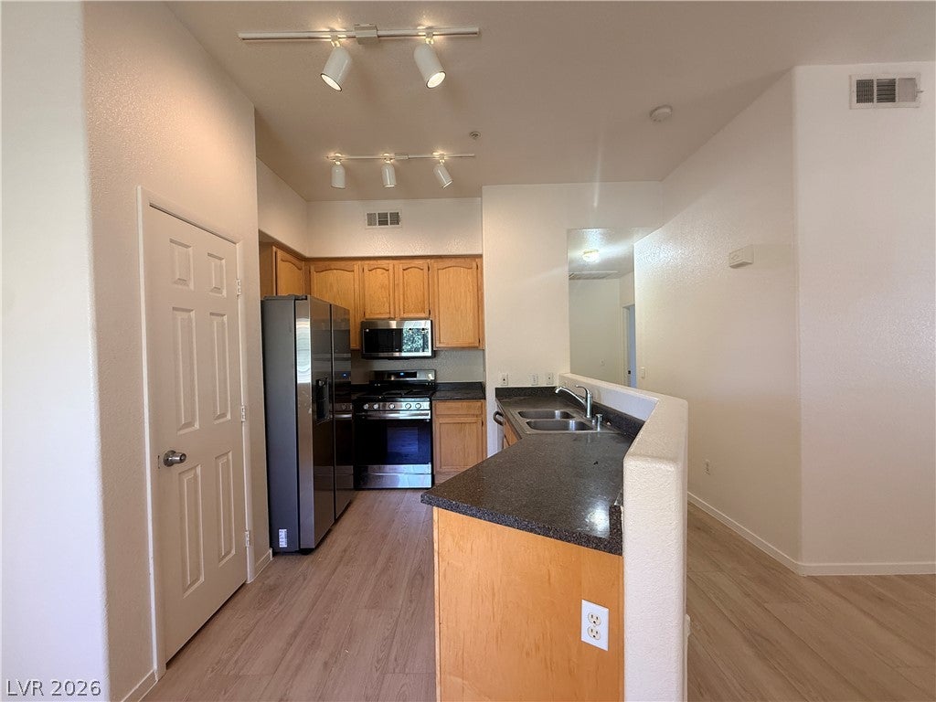 10245 S Maryland Parkway 241