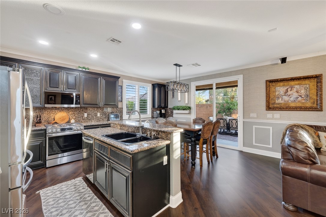 1085 Robin Leaf Court