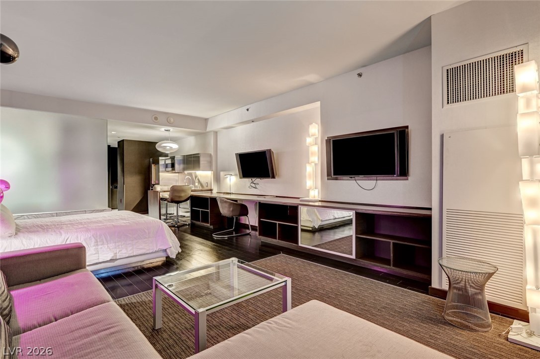 4381 W Flamingo Road 2609