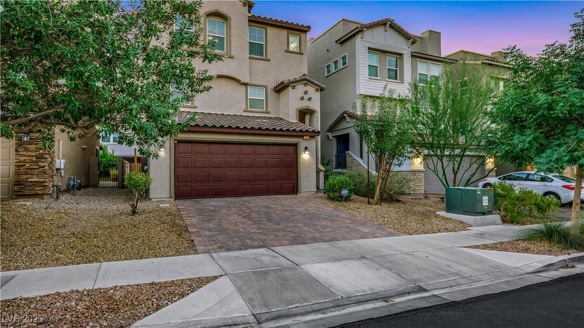 382 Gracious Way