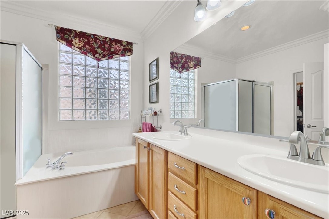 Henderson, Nevada 89052, United States, 2 Bedrooms Bedrooms, ,2 BathroomsBathrooms,Residential,Pending,85013