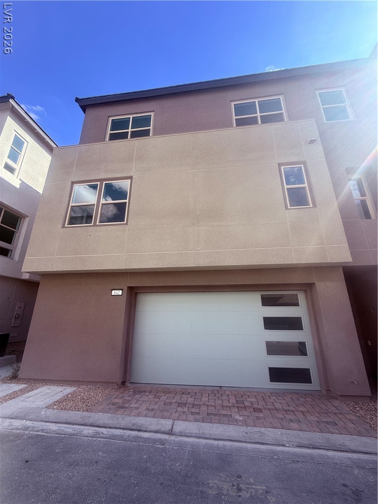 Properties 1 642 Talon Ridge Street