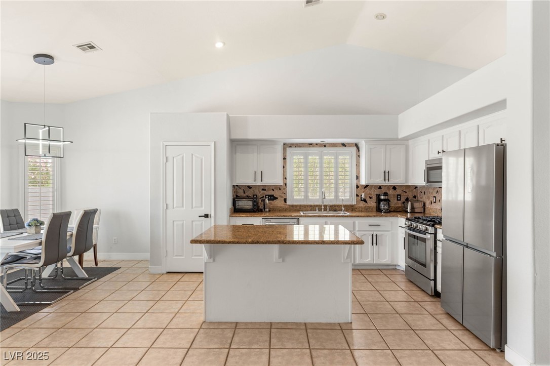 Las Vegas, Nevada 89147, United States, 3 Bedrooms Bedrooms, ,2 BathroomsBathrooms,Residential,Active,236925