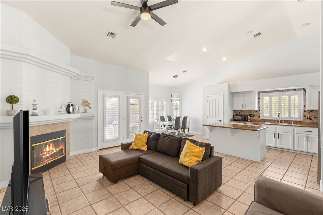 Las Vegas, Nevada 89147, United States, 3 Bedrooms Bedrooms, ,2 BathroomsBathrooms,Residential,Active,236925