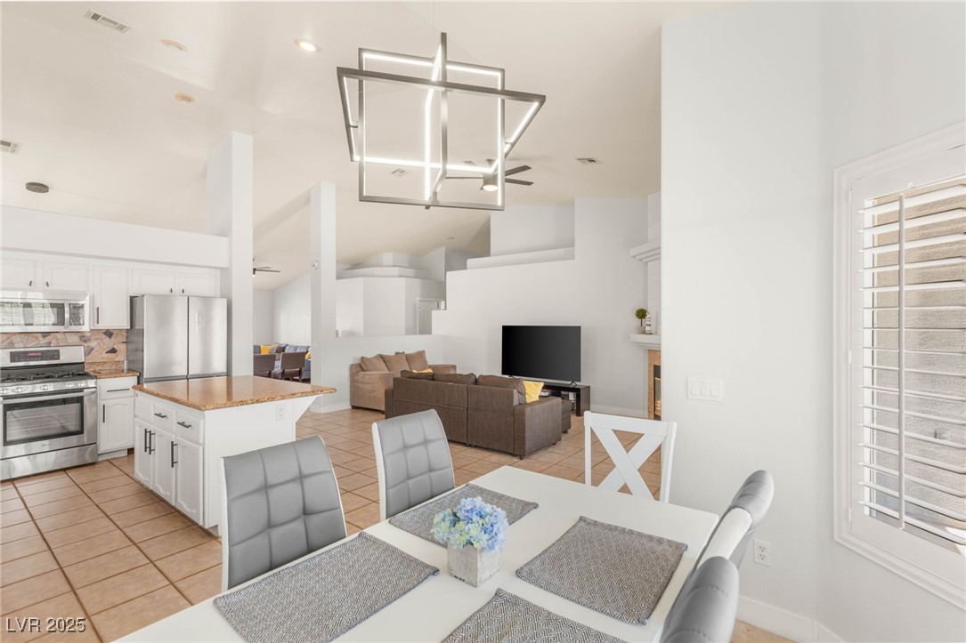 Las Vegas, Nevada 89147, United States, 3 Bedrooms Bedrooms, ,2 BathroomsBathrooms,Residential,Active,236925