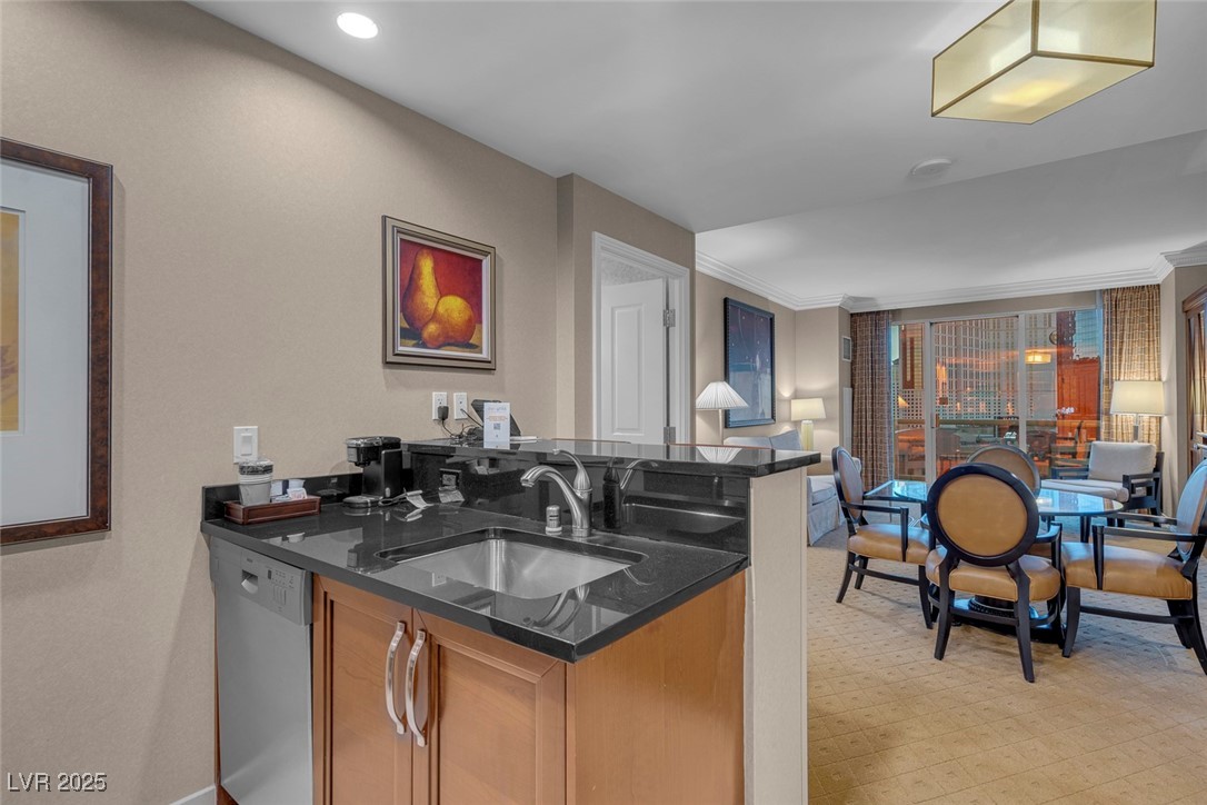135 E HARMON Avenue 1001