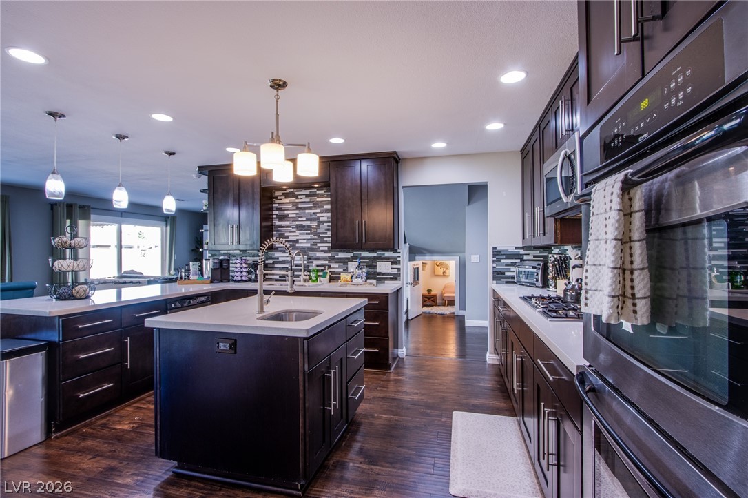 3449 Algonquin Circle