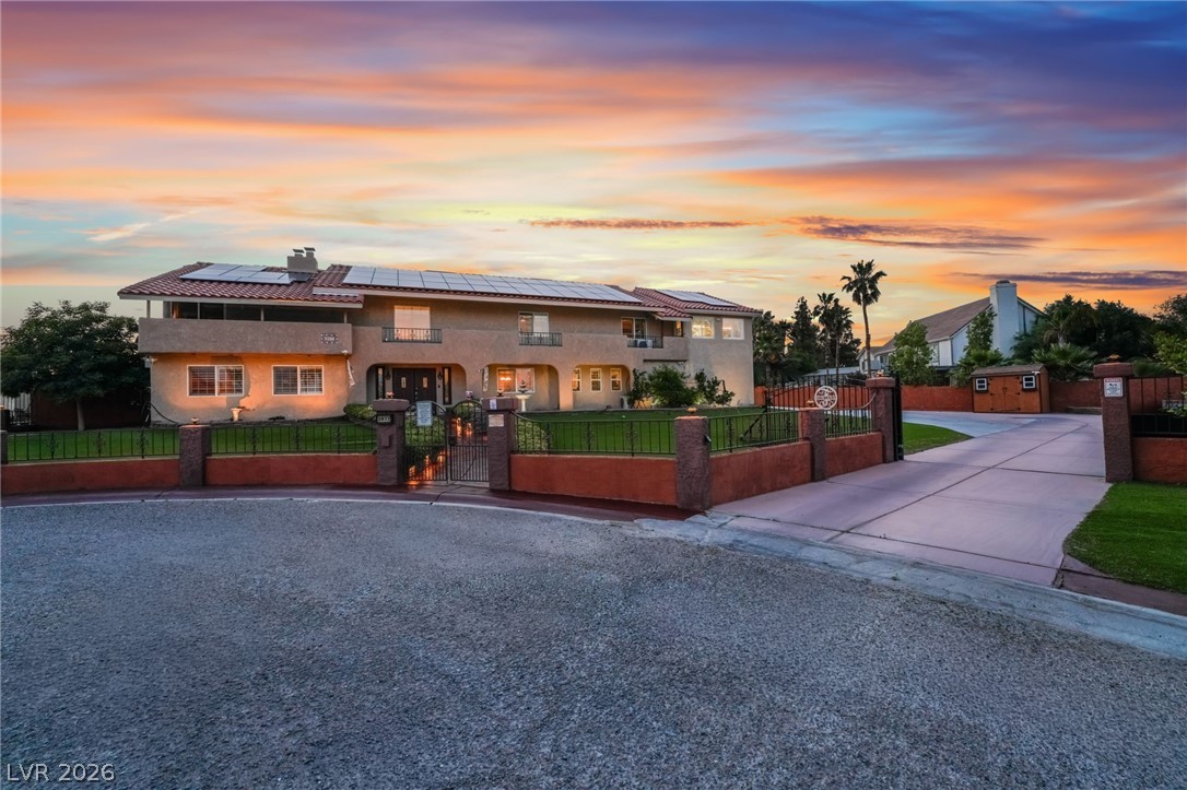 2877 S Buffalo Drive