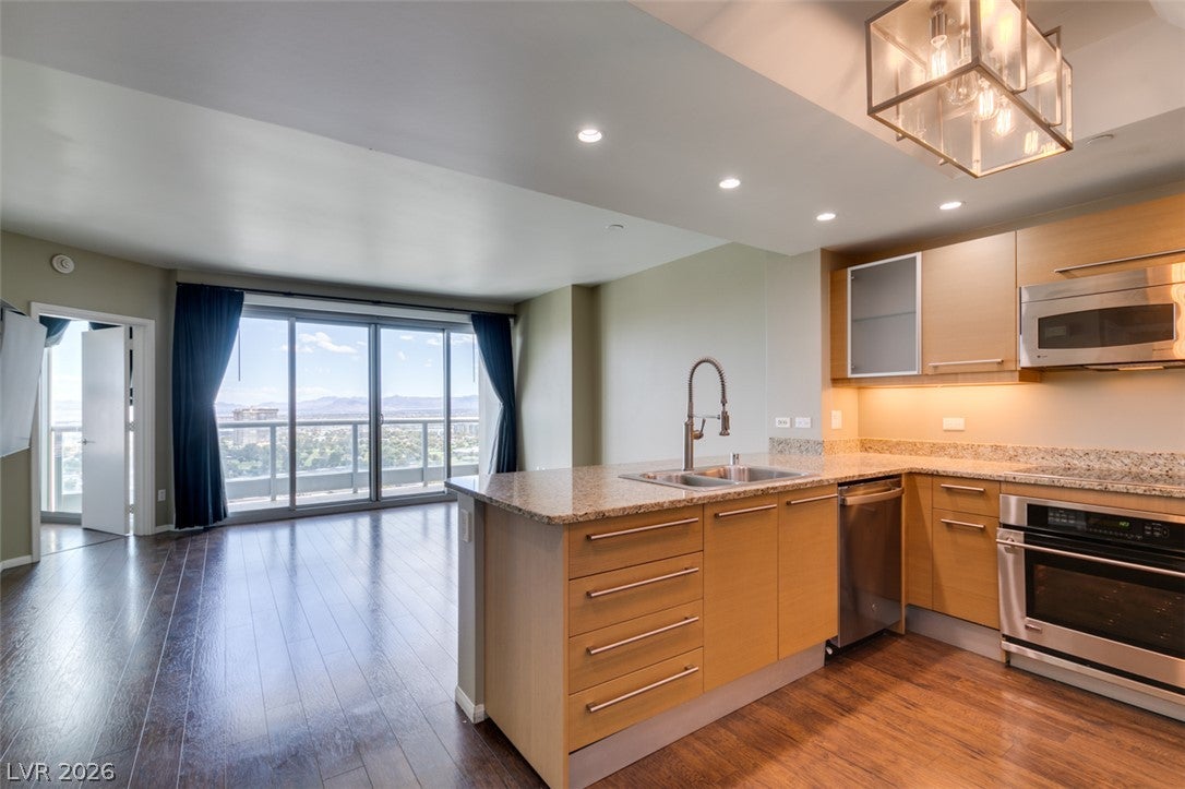 322 Karen Avenue 2505