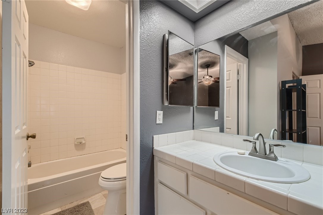 Photo 23 of 30 of 2350 Pickwick Drive townhome