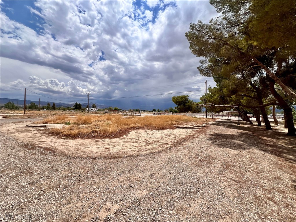 300 E Quartz Avenue