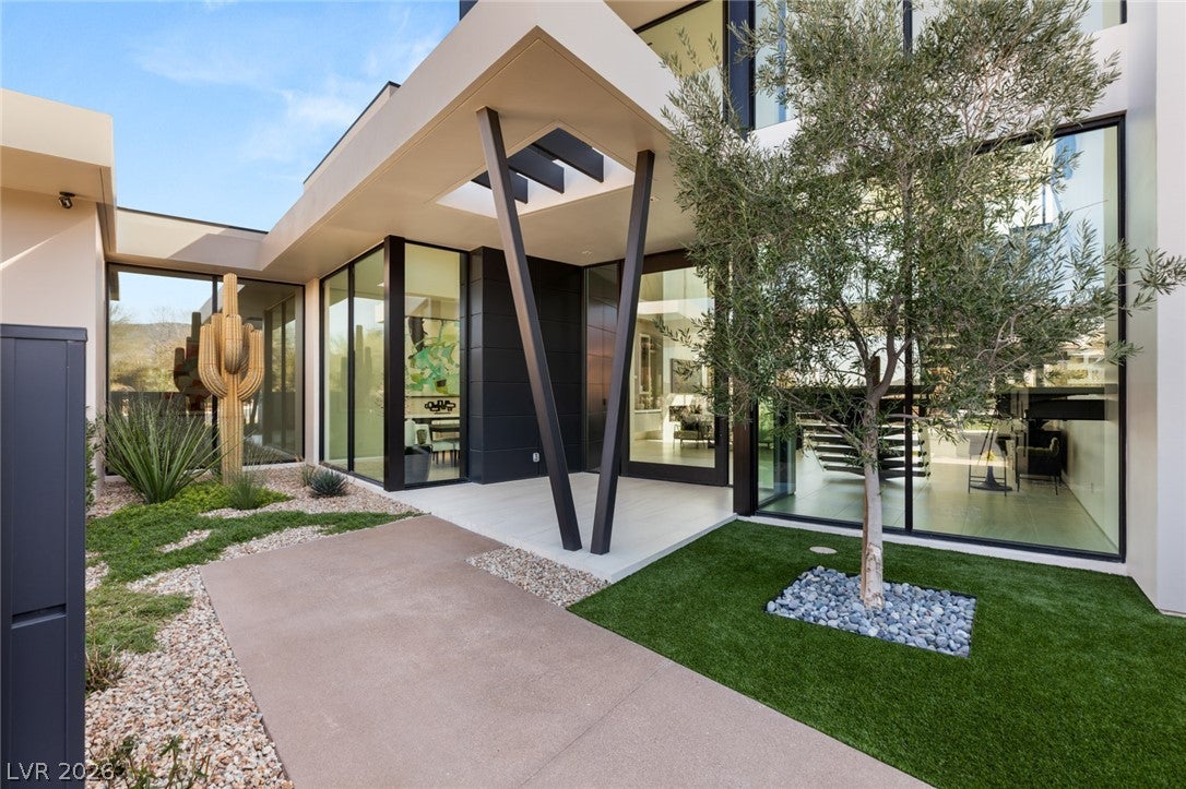 81 Hawk Ridge Drive