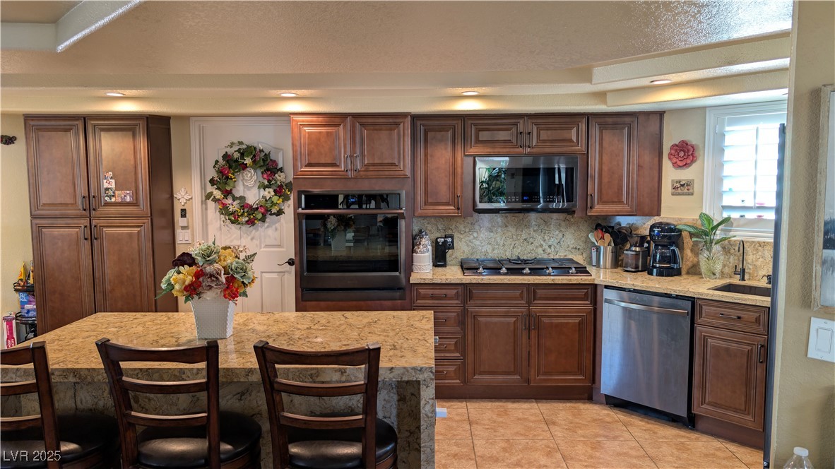 997 Gladiola Way