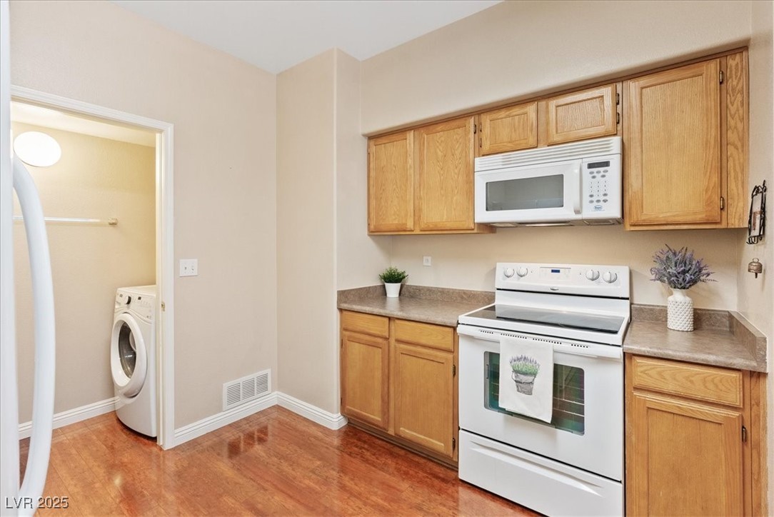 Las Vegas, Nevada 89113, United States, 2 Bedrooms Bedrooms, ,2 BathroomsBathrooms,Residential,Active,198026